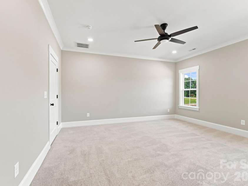 257 Sandpiper Drive, Lexington, NC 27295.  MLS# CAR4405452, YatesRealty ID 38063. 