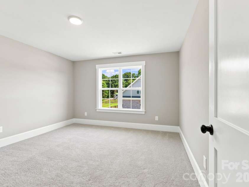 257 Sandpiper Drive, Lexington, NC 27295.  MLS# CAR4405452, YatesRealty ID 38063. 