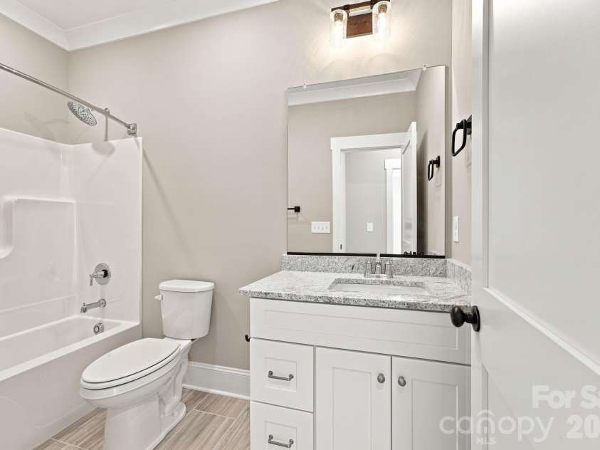 257 Sandpiper Drive, Lexington, NC 27295.  MLS# CAR4405452, YatesRealty ID 38063. 