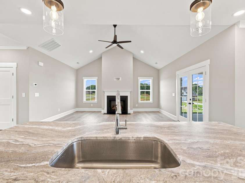 257 Sandpiper Drive, Lexington, NC 27295.  MLS# CAR4405452, YatesRealty ID 38063. 