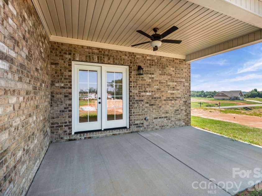 257 Sandpiper Drive, Lexington, NC 27295.  MLS# CAR4405452, YatesRealty ID 38063. 