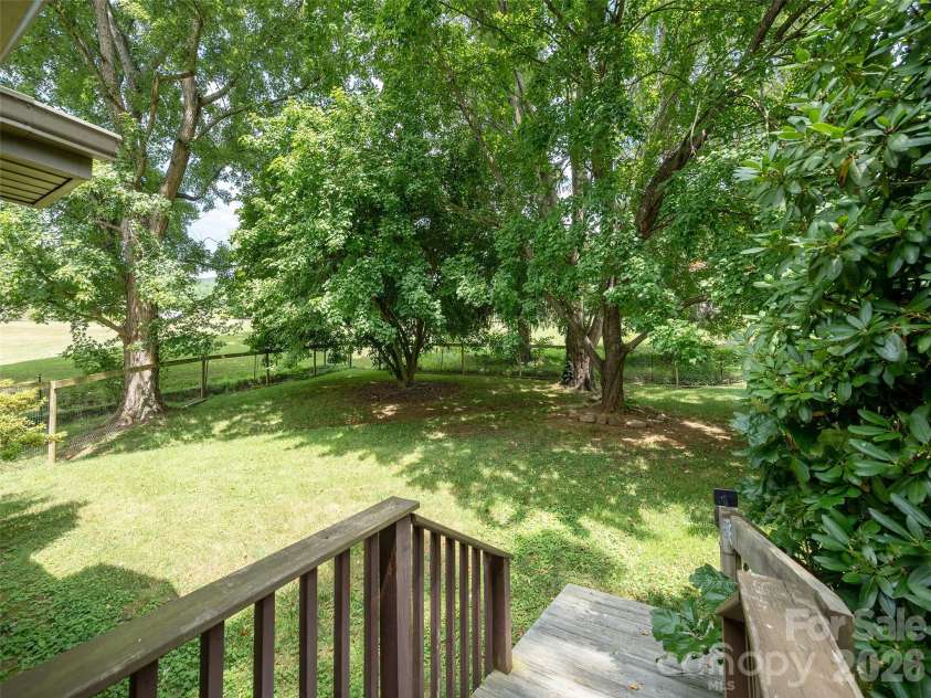 340 Mauney Cove, Waynesville, NC 28786.  MLS# CAR4401250, YatesRealty ID 38064. Fenced backyard
