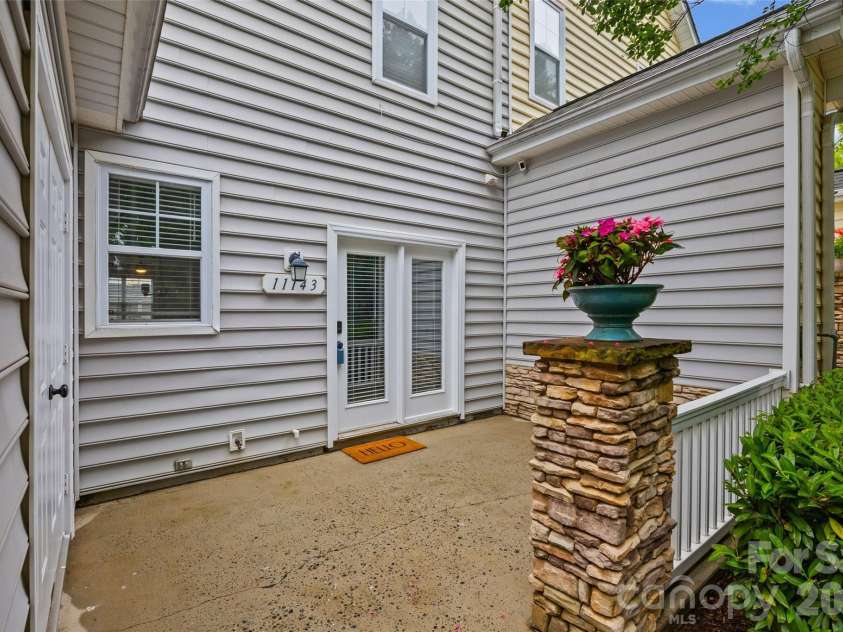 11143 Dundarrach Lane, Charlotte, NC 28277.  MLS# CAR4402860, YatesRealty ID 38066. 
