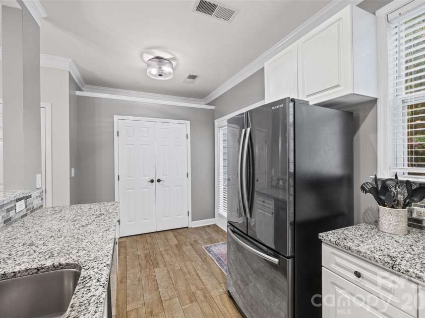 11143 Dundarrach Lane, Charlotte, NC 28277.  MLS# CAR4402860, YatesRealty ID 38066. 