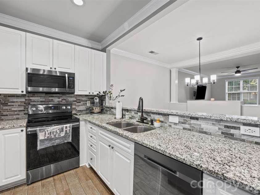 11143 Dundarrach Lane, Charlotte, NC 28277.  MLS# CAR4402860, YatesRealty ID 38066. 