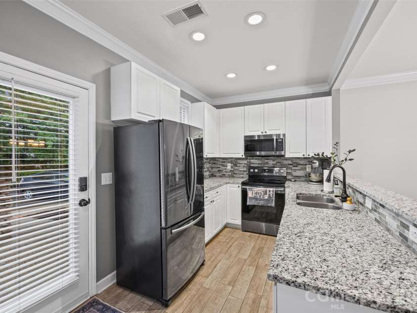 11143 Dundarrach Lane, Charlotte, NC 28277.  MLS# CAR4402860, YatesRealty ID 38066. 