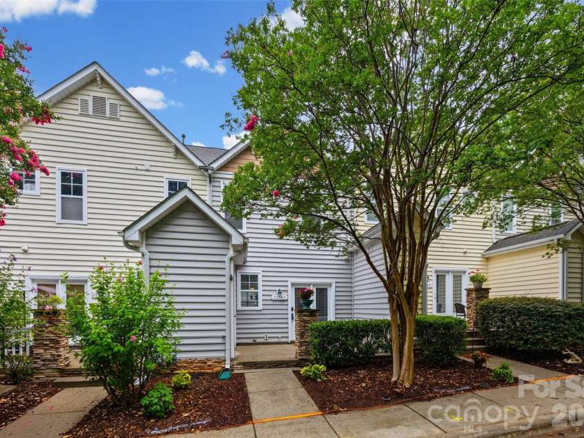 11143 Dundarrach Lane, Charlotte, NC 28277.  MLS# CAR4402860, YatesRealty ID 38066. 