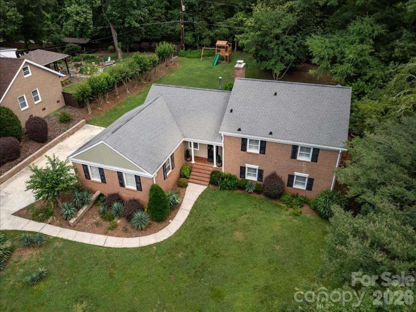 3519 Mill Pond Road, Charlotte, NC 28226.  MLS# CAR4396973, YatesRealty ID 38067. 