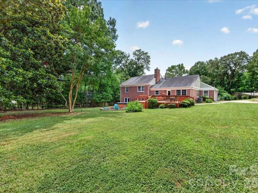 3519 Mill Pond Road, Charlotte, NC 28226.  MLS# CAR4396973, YatesRealty ID 38067. 