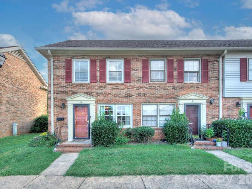 6242 Old Pineville Road, Charlotte, NC 28217.  MLS# CAR4402504, YatesRealty ID 38068. 