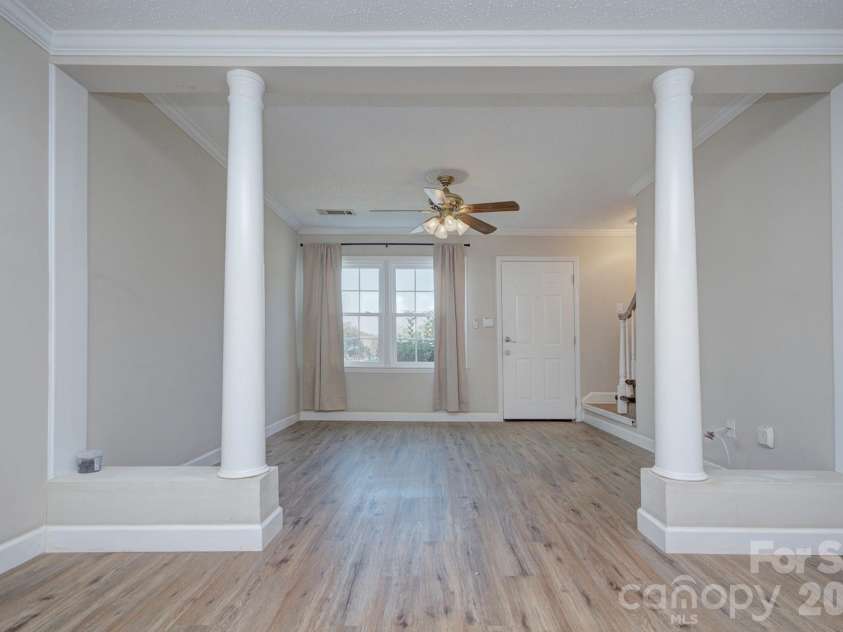 6242 Old Pineville Road, Charlotte, NC 28217.  MLS# CAR4402504, YatesRealty ID 38068. 