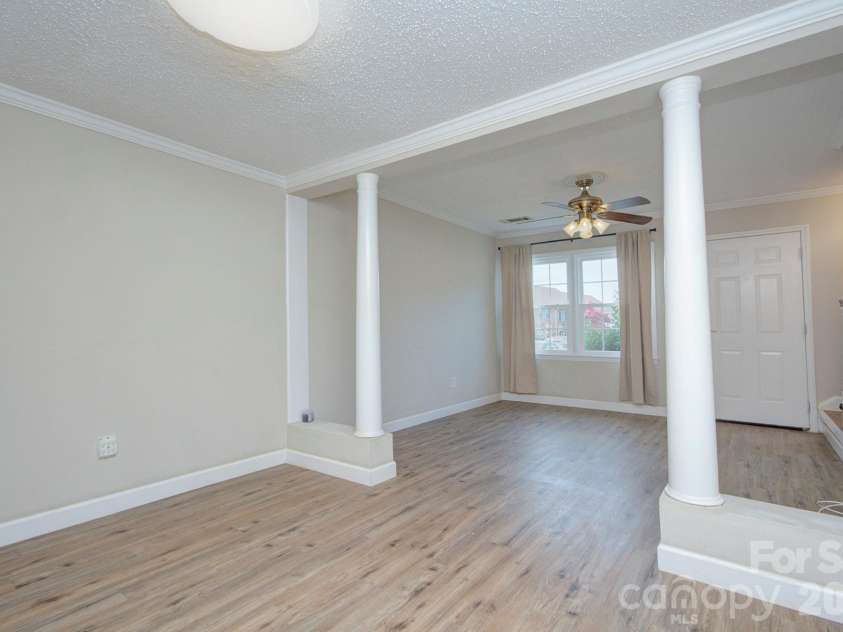 6242 Old Pineville Road, Charlotte, NC 28217.  MLS# CAR4402504, YatesRealty ID 38068. 