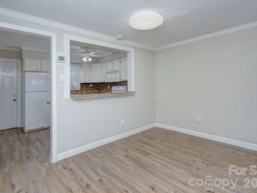 6242 Old Pineville Road, Charlotte, NC 28217.  MLS# CAR4402504, YatesRealty ID 38068. 