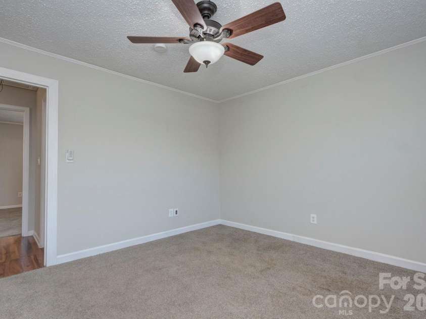 6242 Old Pineville Road, Charlotte, NC 28217.  MLS# CAR4402504, YatesRealty ID 38068. 