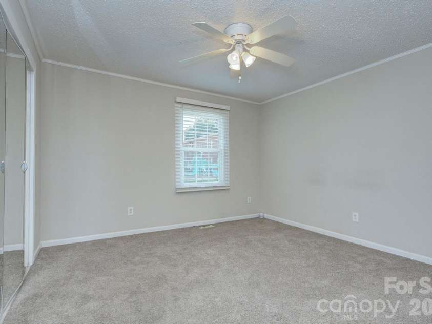 6242 Old Pineville Road, Charlotte, NC 28217.  MLS# CAR4402504, YatesRealty ID 38068. 