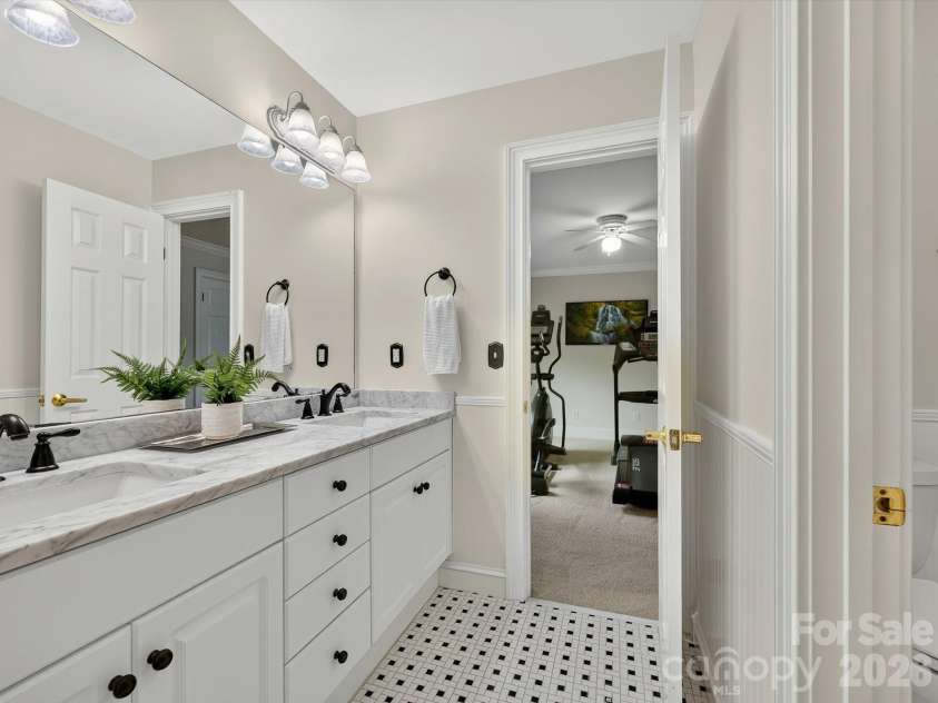 4306 Shepherdleas Lane, Charlotte, NC 28277.  MLS# CAR4403621, YatesRealty ID 38069. 