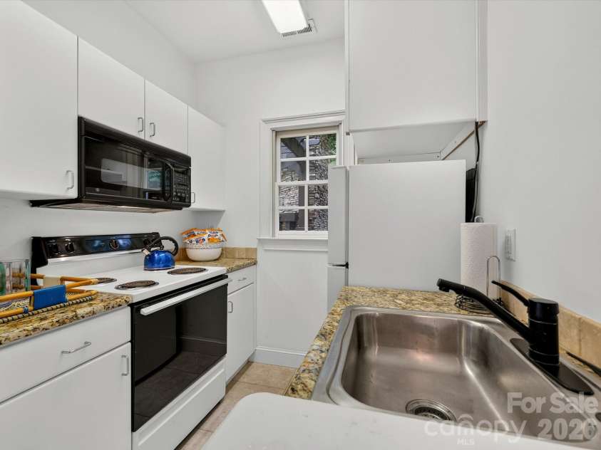 4306 Shepherdleas Lane, Charlotte, NC 28277.  MLS# CAR4403621, YatesRealty ID 38069. 