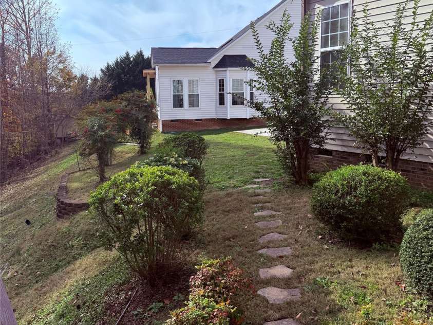 11620 Foggy Bank Lane, Charlotte, NC 28214.  MLS# CAR4204252, YatesRealty ID 3807. 