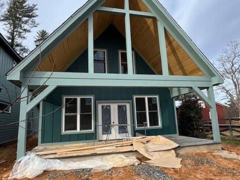 254 Rhett Drive, Flat Rock, NC 28731.  MLS# CAR4337577, YatesRealty ID 3807. 