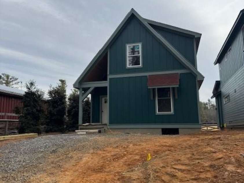 254 Rhett Drive, Flat Rock, NC 28731.  MLS# CAR4337577, YatesRealty ID 3807. 