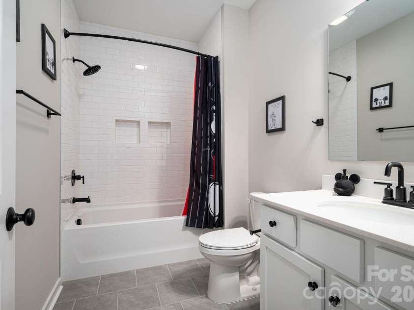 5207 Piedmont Run Road, Mount Holly, NC 28120.  MLS# CAR4347041, YatesRealty ID 3807. Full Bath 2