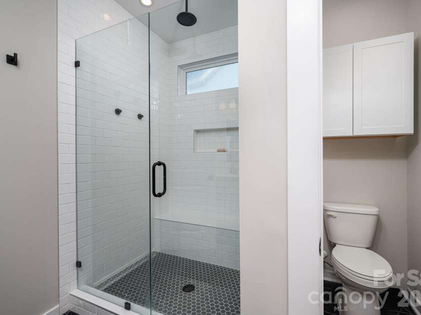 5207 Piedmont Run Road, Mount Holly, NC 28120.  MLS# CAR4347041, YatesRealty ID 3807. Primary Bath