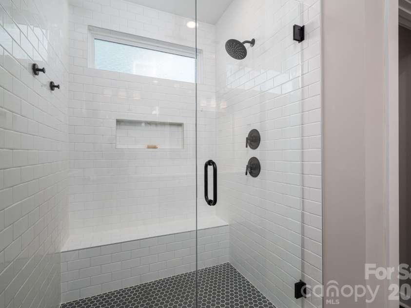 5207 Piedmont Run Road, Mount Holly, NC 28120.  MLS# CAR4347041, YatesRealty ID 3807. Primary Bath