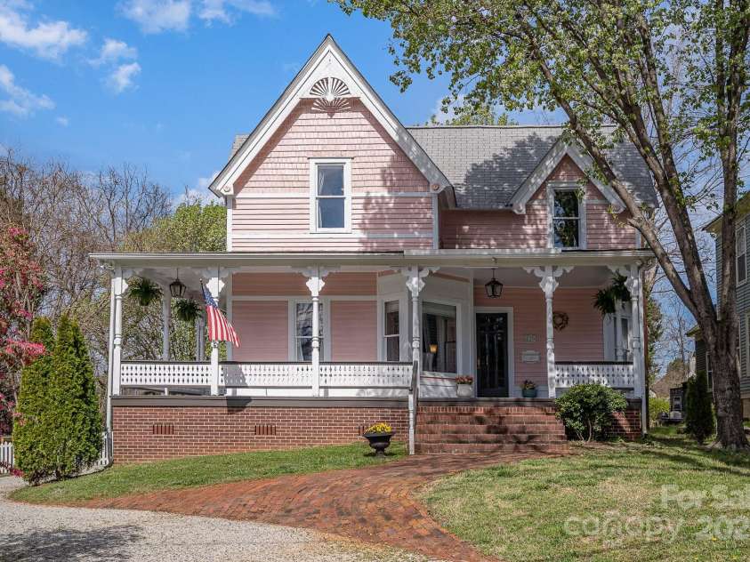 820 Main Street, Salisbury, NC 28144.  MLS# CAR4240190, YatesRealty ID 3808. 