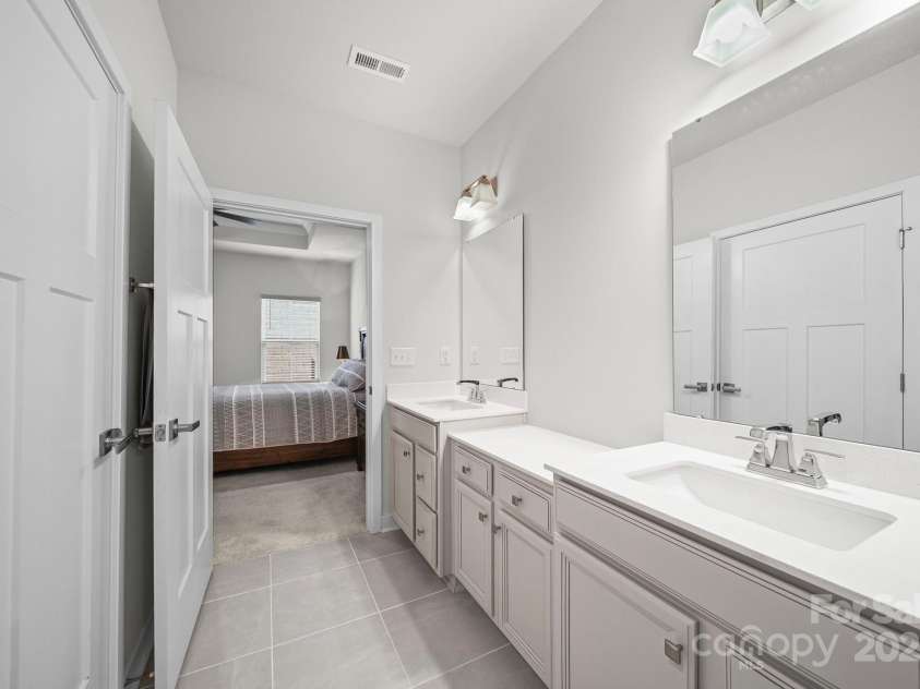 956 Prince Garrett Way, Denver, NC 28037.  MLS# CAR4321758, YatesRealty ID 3808. Primary Bath