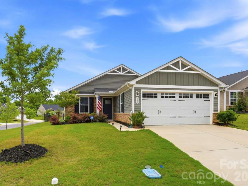 620 Grandiflora Avenue, Lancaster, SC 29720.  MLS# CAR4386320, YatesRealty ID 38081. 