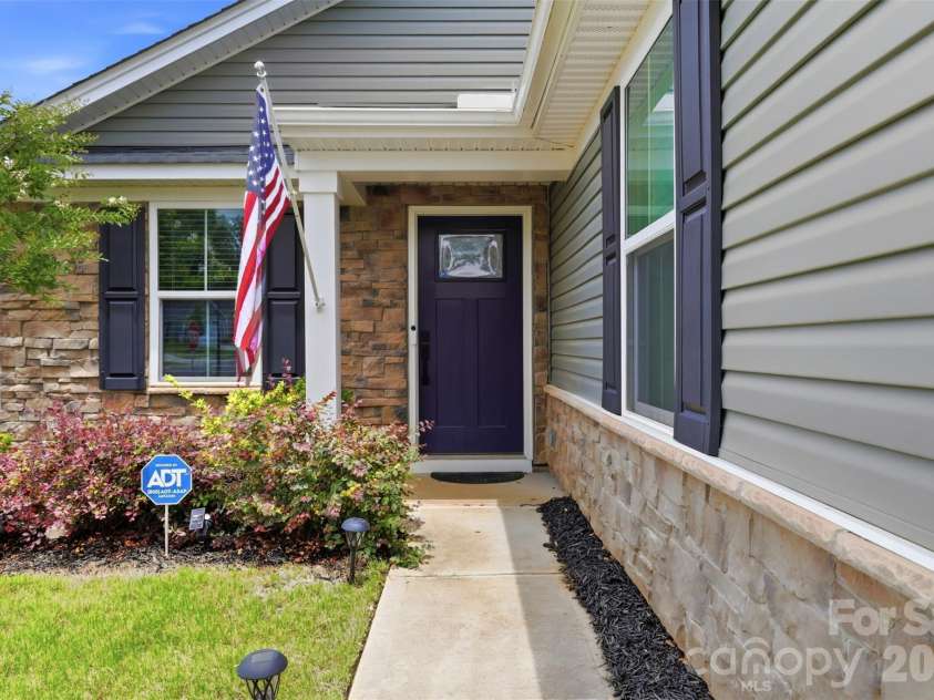 620 Grandiflora Avenue, Lancaster, SC 29720.  MLS# CAR4386320, YatesRealty ID 38081. 