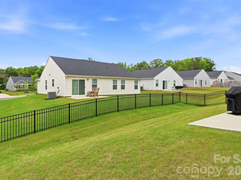 620 Grandiflora Avenue, Lancaster, SC 29720.  MLS# CAR4386320, YatesRealty ID 38081. 