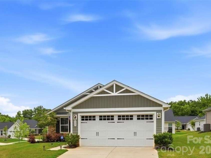 620 Grandiflora Avenue, Lancaster, SC 29720.  MLS# CAR4422529, YatesRealty ID 38081. 