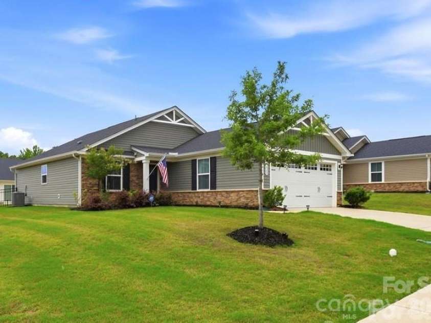 620 Grandiflora Avenue, Lancaster, SC 29720.  MLS# CAR4422529, YatesRealty ID 38081. 