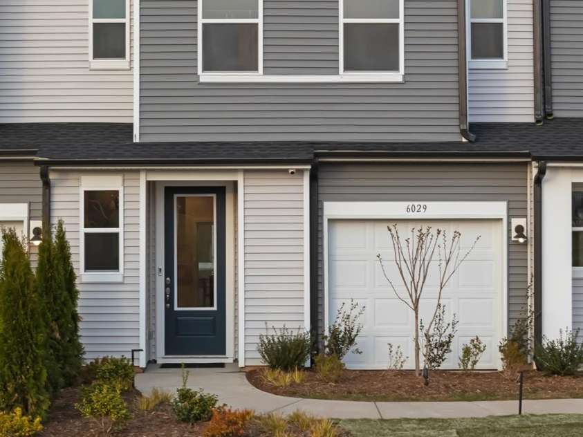 6029 Longar Lane, Charlotte, NC 28269.  MLS# CAR4400049, YatesRealty ID 38088. 2-story townhome