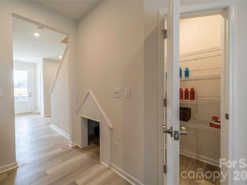 6029 Longar Lane, Charlotte, NC 28269.  MLS# CAR4400049, YatesRealty ID 38088. Walk-in pantry