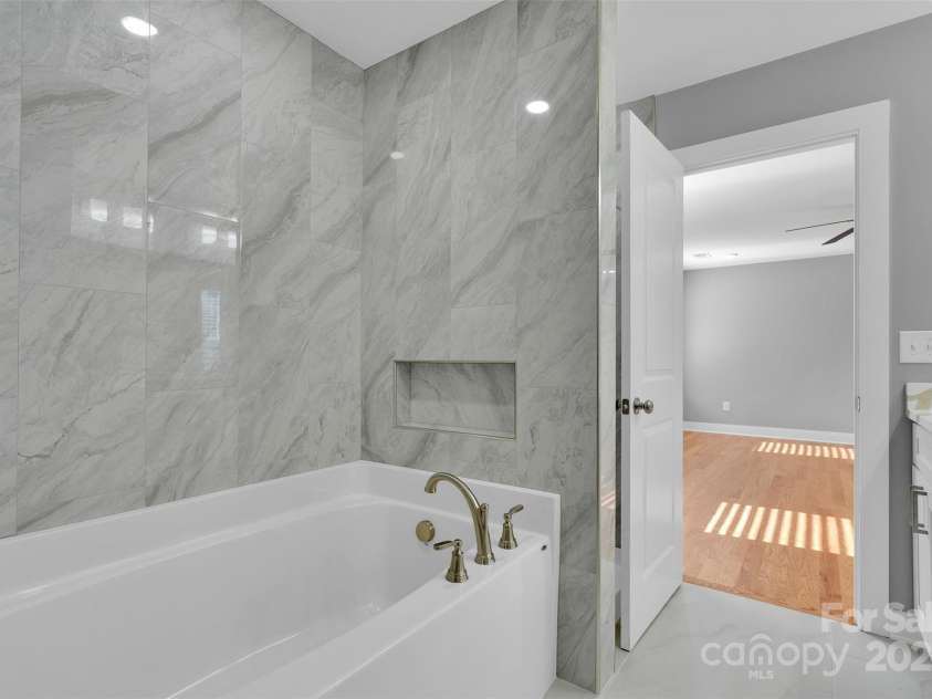 3208 Auten Avenue, Charlotte, NC 28269.  MLS# CAR4333770, YatesRealty ID 3809. 