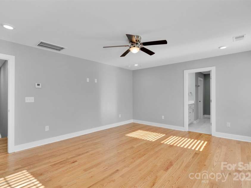 3208 Auten Avenue, Charlotte, NC 28269.  MLS# CAR4333770, YatesRealty ID 3809. 