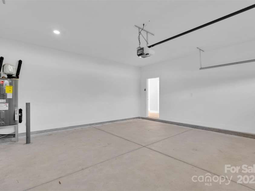 3208 Auten Avenue, Charlotte, NC 28269.  MLS# CAR4333770, YatesRealty ID 3809. Garage