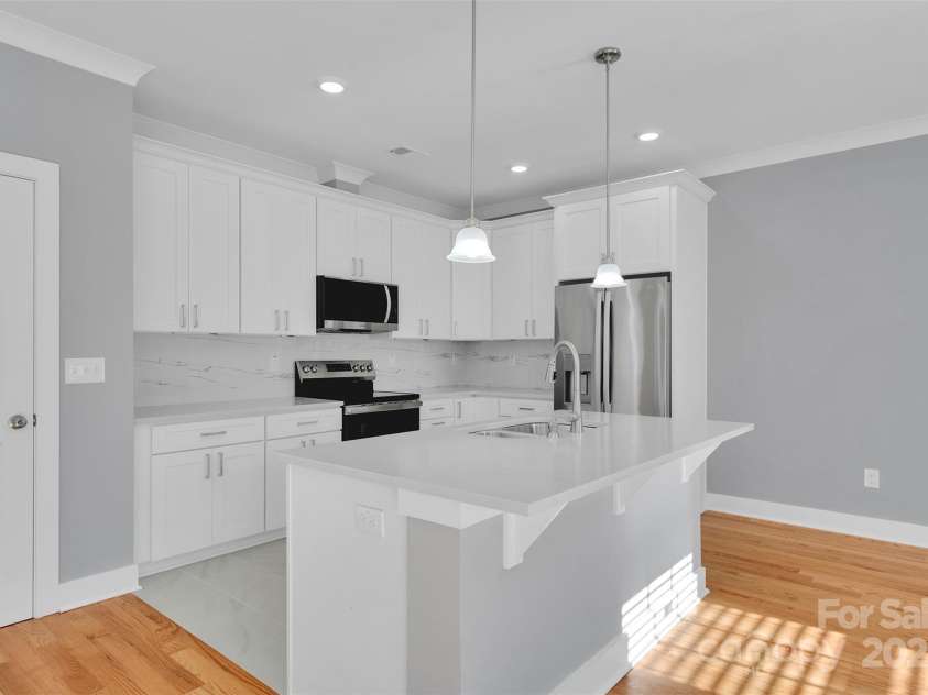 3208 Auten Avenue, Charlotte, NC 28269.  MLS# CAR4333770, YatesRealty ID 3809. Kitchen