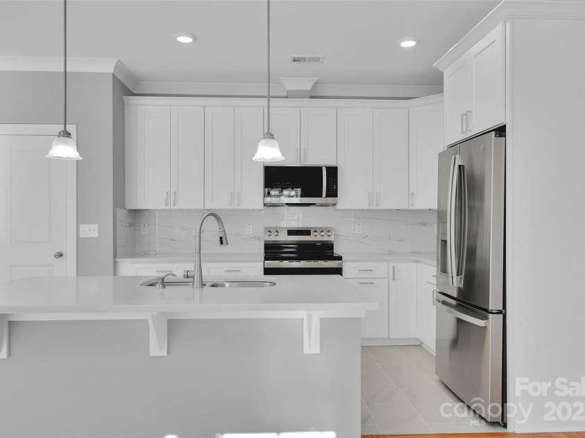 3208 Auten Avenue, Charlotte, NC 28269.  MLS# CAR4333770, YatesRealty ID 3809. Kitchen