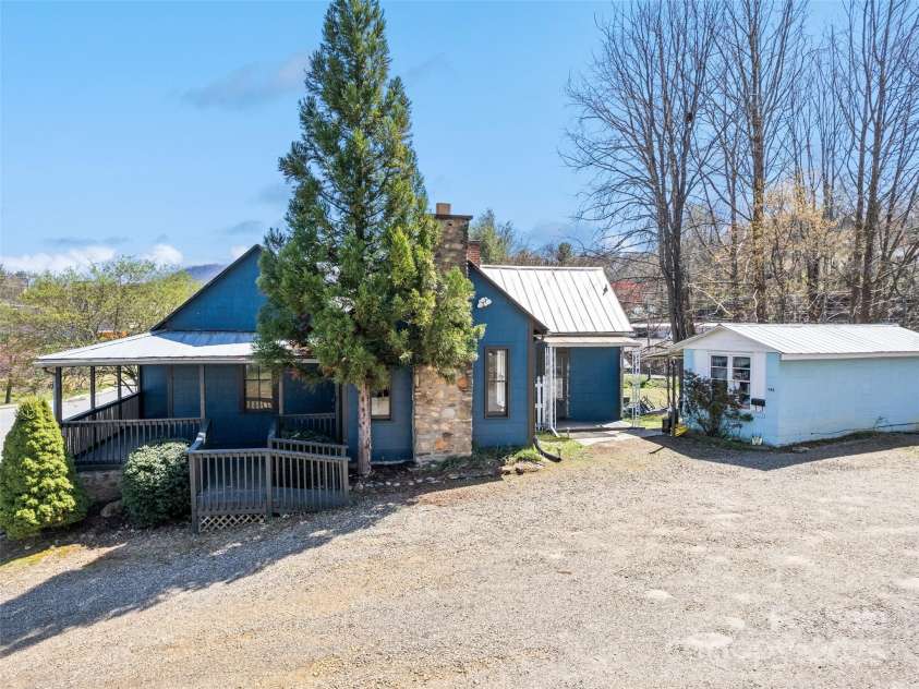 442 and 440 Walnut Street, Waynesville, NC 28786.  MLS# CAR4241877, YatesRealty ID 3809. 