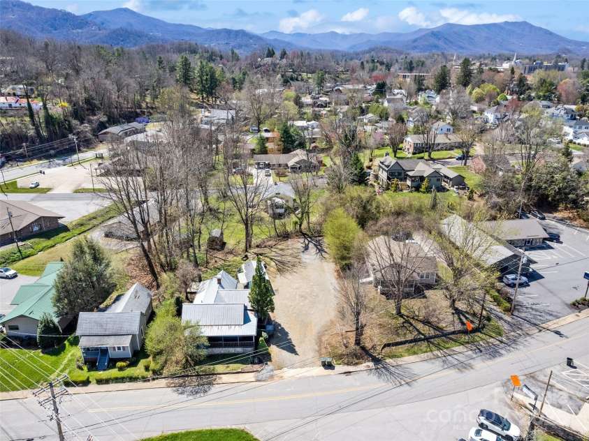 442 and 440 Walnut Street, Waynesville, NC 28786.  MLS# CAR4241877, YatesRealty ID 3809. 