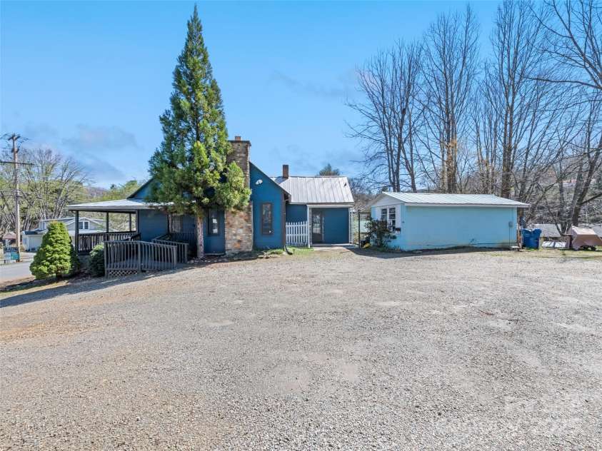 442 and 440 Walnut Street, Waynesville, NC 28786.  MLS# CAR4241877, YatesRealty ID 3809. 