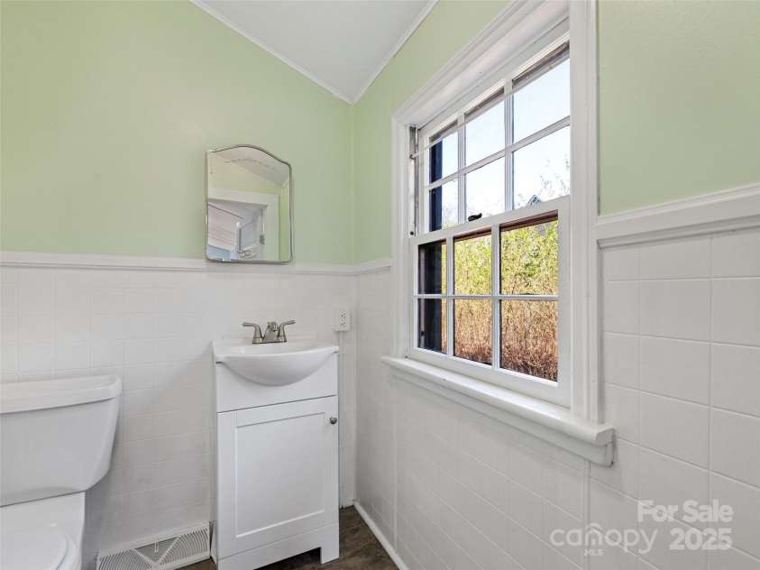 442 and 440 Walnut Street, Waynesville, NC 28786.  MLS# CAR4241877, YatesRealty ID 3809. 