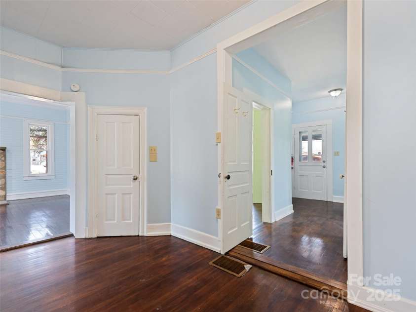 442 and 440 Walnut Street, Waynesville, NC 28786.  MLS# CAR4241877, YatesRealty ID 3809. 