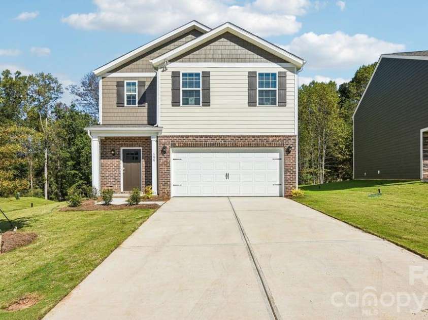 580 Dazzle Loop, Newton, NC 28568.  MLS# CAR4401845, YatesRealty ID 38090. 