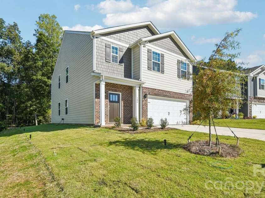 580 Dazzle Loop, Newton, NC 28568.  MLS# CAR4401845, YatesRealty ID 38090. 
