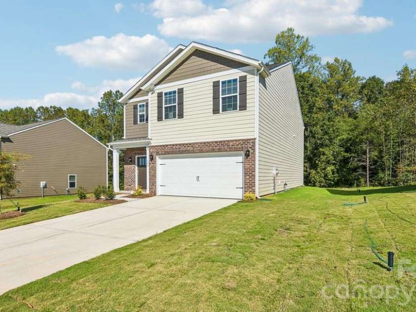580 Dazzle Loop, Newton, NC 28568.  MLS# CAR4401845, YatesRealty ID 38090. 