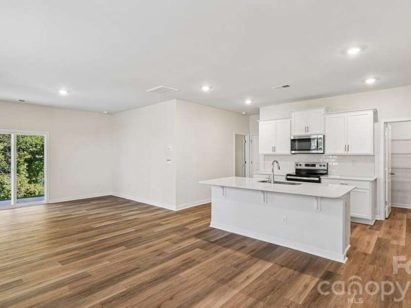 580 Dazzle Loop, Newton, NC 28568.  MLS# CAR4401845, YatesRealty ID 38090. 